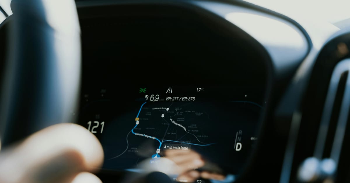 Dashboard van een elektrische auto met de actieradius